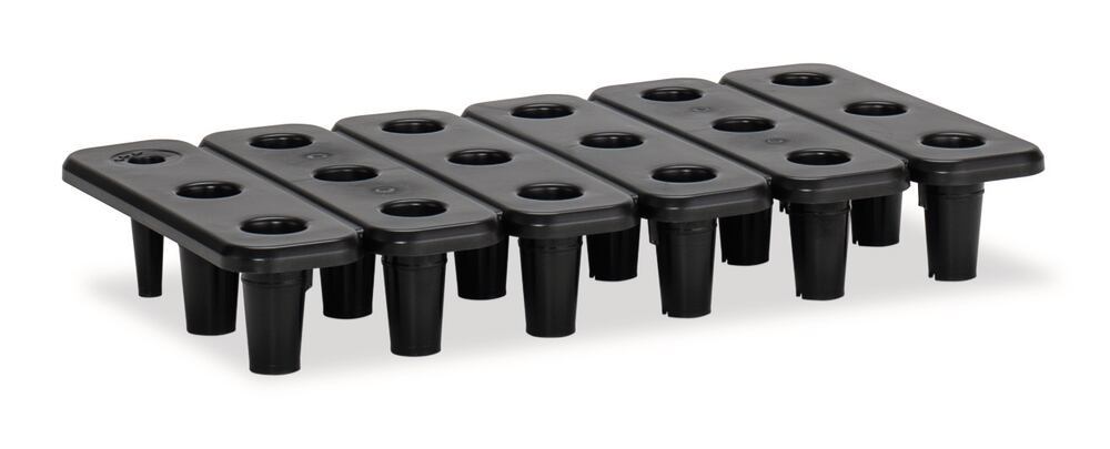 Spillage and collecting trays