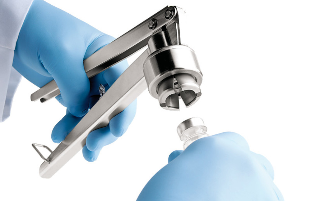 Crimping tools for autosampler vials